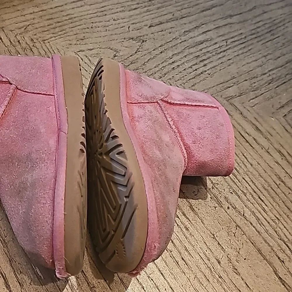 Pink UGG size 13 - Picture 4 of 8
